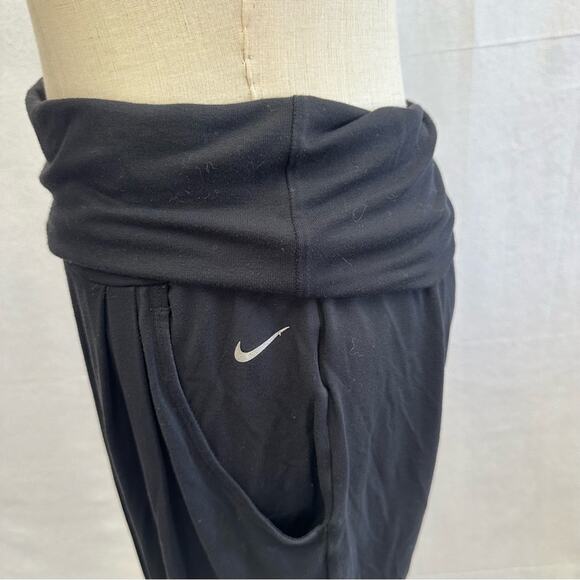 Nike black foldover modal ruched leg capri yoga pant size small - Picture 11 of 16